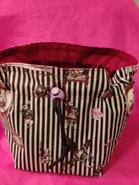 S  Gothic Alice In Wonderland Pouch Bag